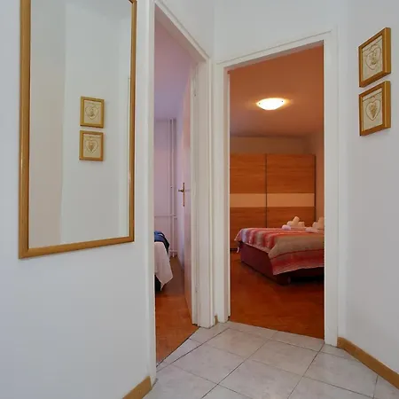 Apartment Maja *
